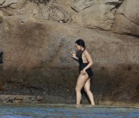 demi lovato al mare 08.jpg