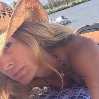 isabel macedo in bikini 02.jpg