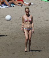 kate hudson in bikini 48.jpg