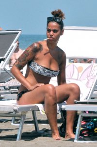 mara adriani al mare 03.jpg