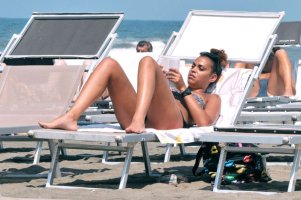mara adriani al mare 12.jpg