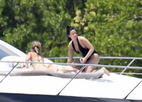 demi lovato in yacht 09.jpg