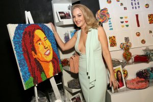 wendi mclendon covey al gala 01.jpg