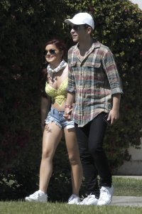 ariel winter in shorts 12.jpg