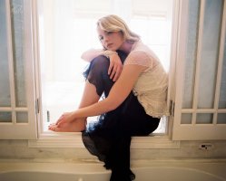 61469_kh_9_1heigl_122_718lo.jpg