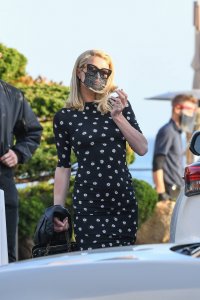 Paris-Hilton---Looks-chic-with-her-fiancé-Salomon-out-to-dinner-at-Nobu-in-Malibu-21.jpg
