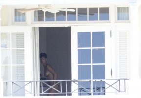 Rihanna Nude Changing Bikini 12-22-12 (6).jpg