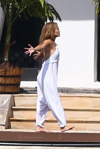 Jennifer-Lopez-Sexy-The-Fappening-Blog-14-4.jpg