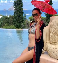 leila ben khalifa in piscina 05.jpg