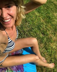marina graziani in bikini 06.jpg