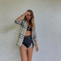 nicole murgia in shorts 02.jpg