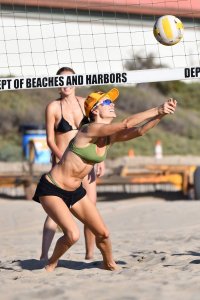 alessandra-ambrosio-in-bikini-plays-beach-volleyball-in-santa-monica-10-10-2021-8.jpg