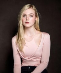 Elle Fanning.jpg