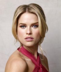 Alice Eve.jpg