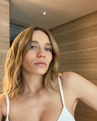 isabellapoti_275088387_151850897259912_7143228660011864882_n.jpg