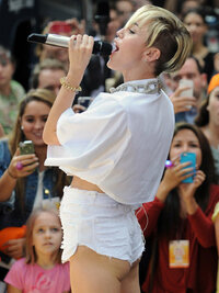 Miley-Cyrus-Today-Show-2013--18.jpg