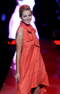 63586_MCFan_for_celeblounge10_02_201100_00_18_122_442lo.jpg