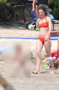 jasmine trinca in bikini 02.jpg