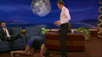 Nina Dobrev_Conan O'Brien.avi_snapshot_00.07_[2012.05.17_00.19.11].jpg