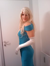 christina7_b_387.jpg