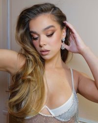 hailee-steinfeld_0815.jpg