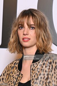 Maya Hawke.jpg