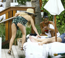 chanel west coast in beach (05).jpg