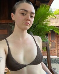 maisie_williams_329592040_2270739239773243_4269704831937753506_n.jpg