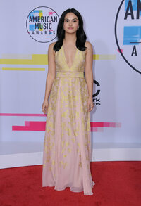 camila mendes al gala (05).jpg
