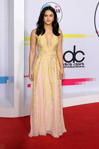 camila mendes al gala (06).jpg