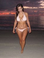 3Kim-Kardashian-Bikini-Miami-675x900.jpg