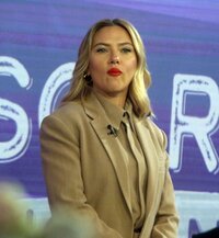 Scarlett_Johansson_at_The_Today_Show_11-13-2023_2__4_.jpg