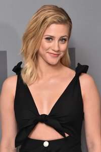 lili reinhart al gala 06.jpg
